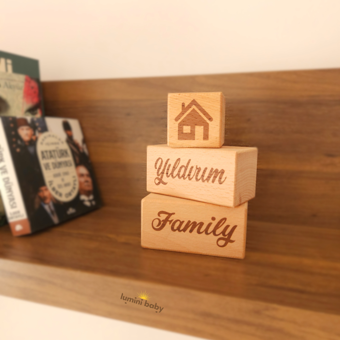 Lazer Yazılı Ahşap Küp (Dekoratif Obje) SOYADI-FAMILY